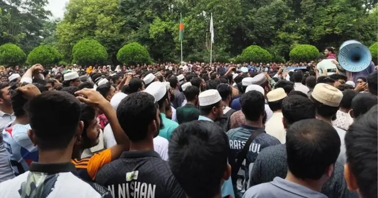 ইবিতে শিক্ষার্থীদের বিক্ষোভ